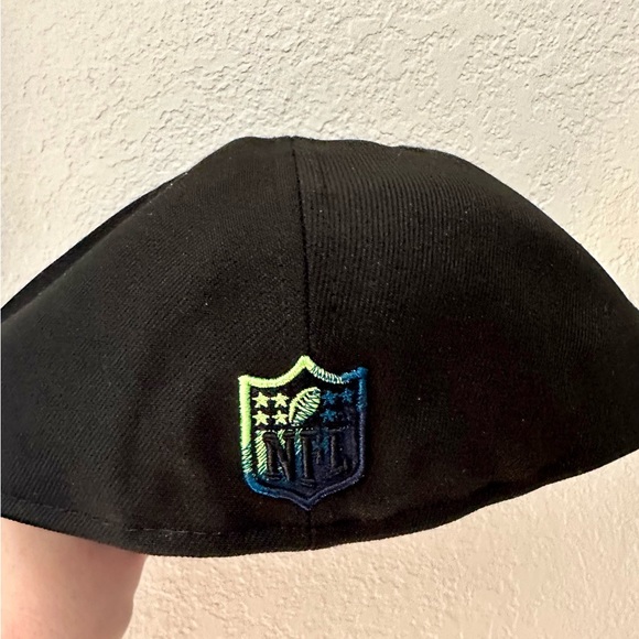 *NWT* NFL 50 Fifty fitted color dim Seahawks hat. Size 7 7/8. - Picture 3 of 3